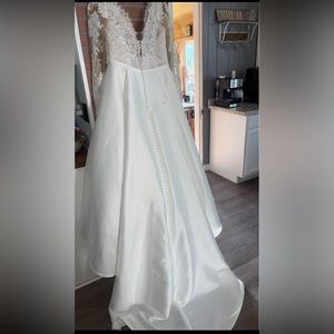 Justin Alexander Wedding Dress. Brand new wedding dress